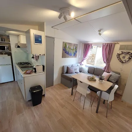 Lucija Mobile Kompleks wypoczynkowy Biograd Na Moru